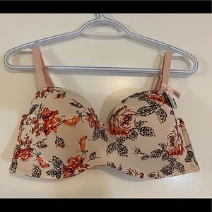 NWT Lightly Lined Memory Foam Strapless Bra